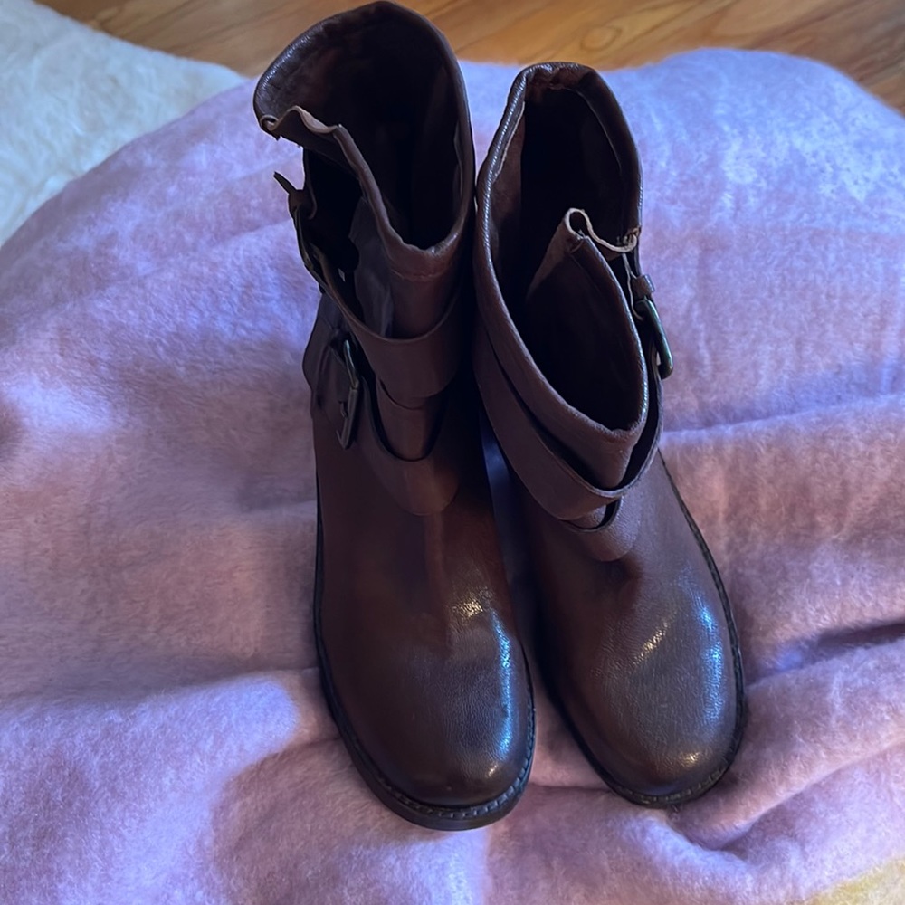 Sam Edelman boots, brand new without tags, never worn.  Size 8 M Women’s